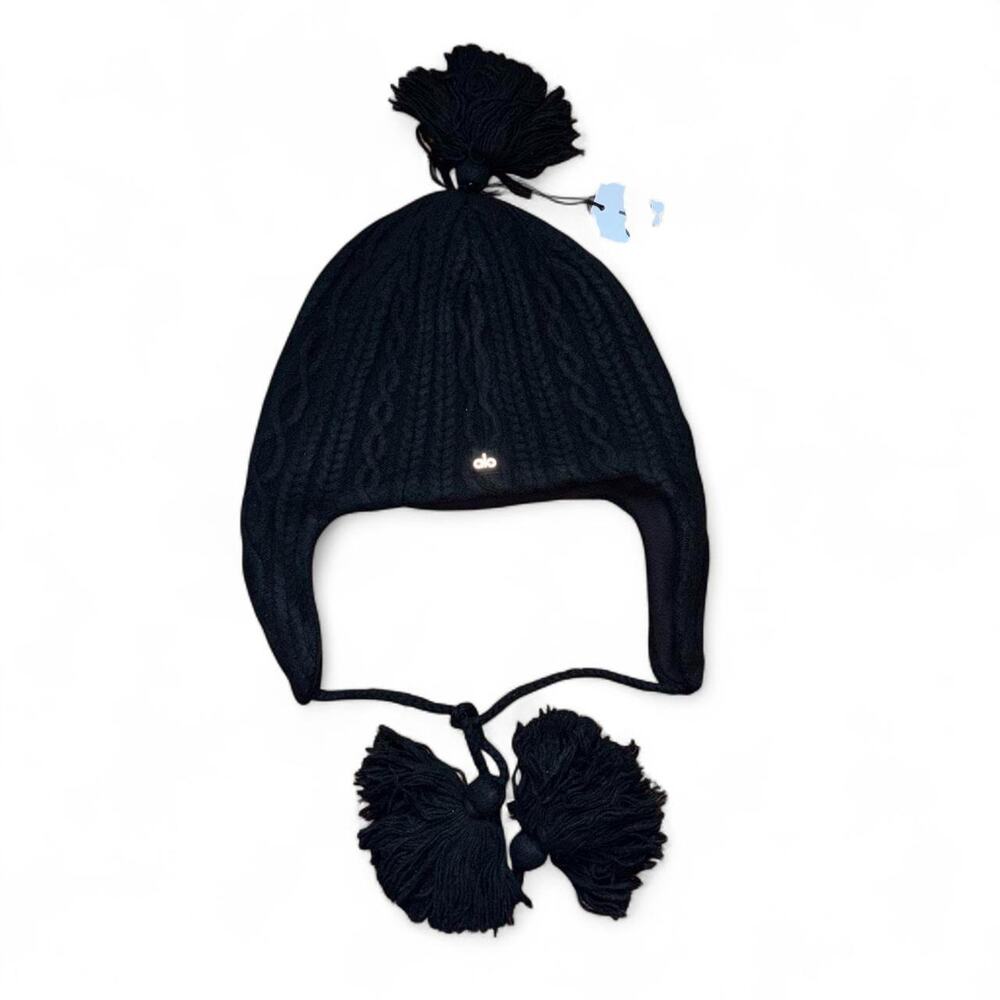 Alo Yoga nwt black cable knit beanie with tassels